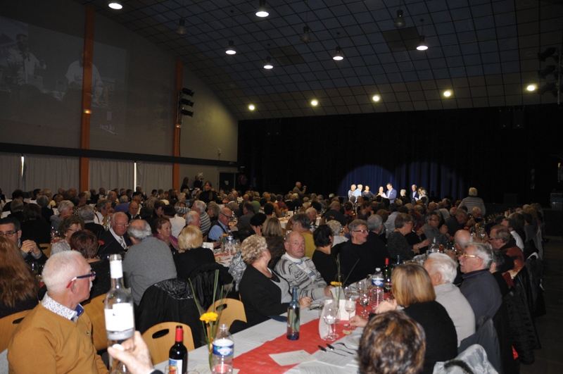 Nos aînés ont festoyé  à l’occasion du repas-spectacle de début d’année